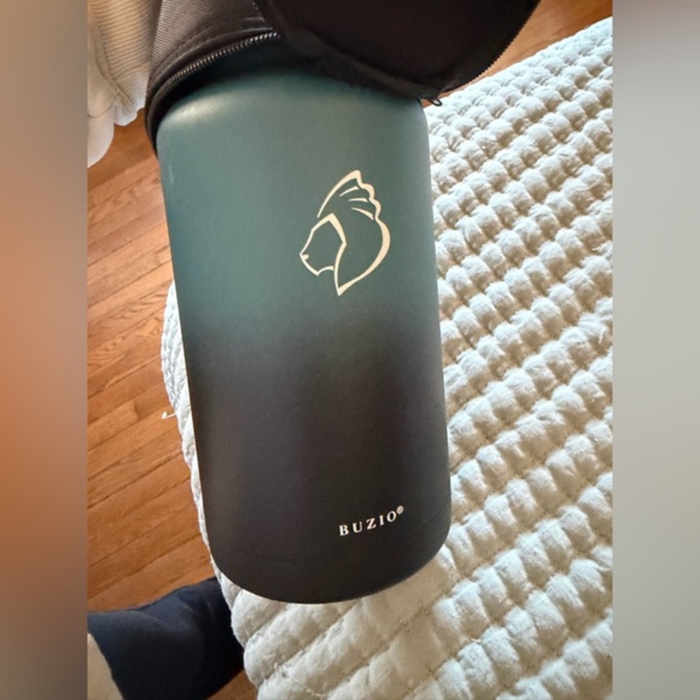 Buzio Gradient Water Bottle with sleeve!